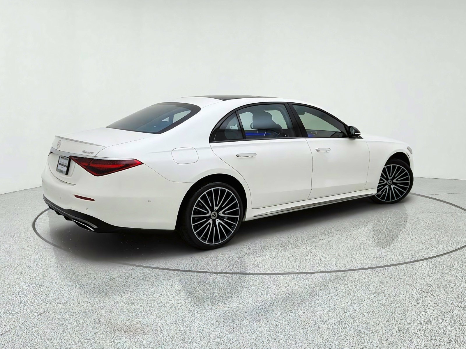 Certified Used 2023 MANUFAKTUR Diamond White Mercedes-Benz S 580 image 8