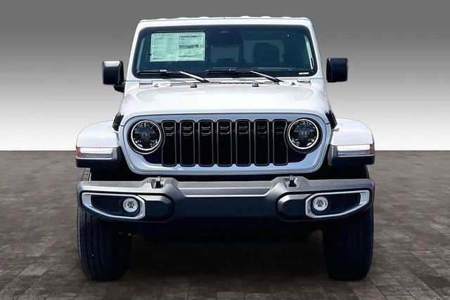 New 2026 Bright White Clear-Coat Exterior Paint Jeep Sahara image 14