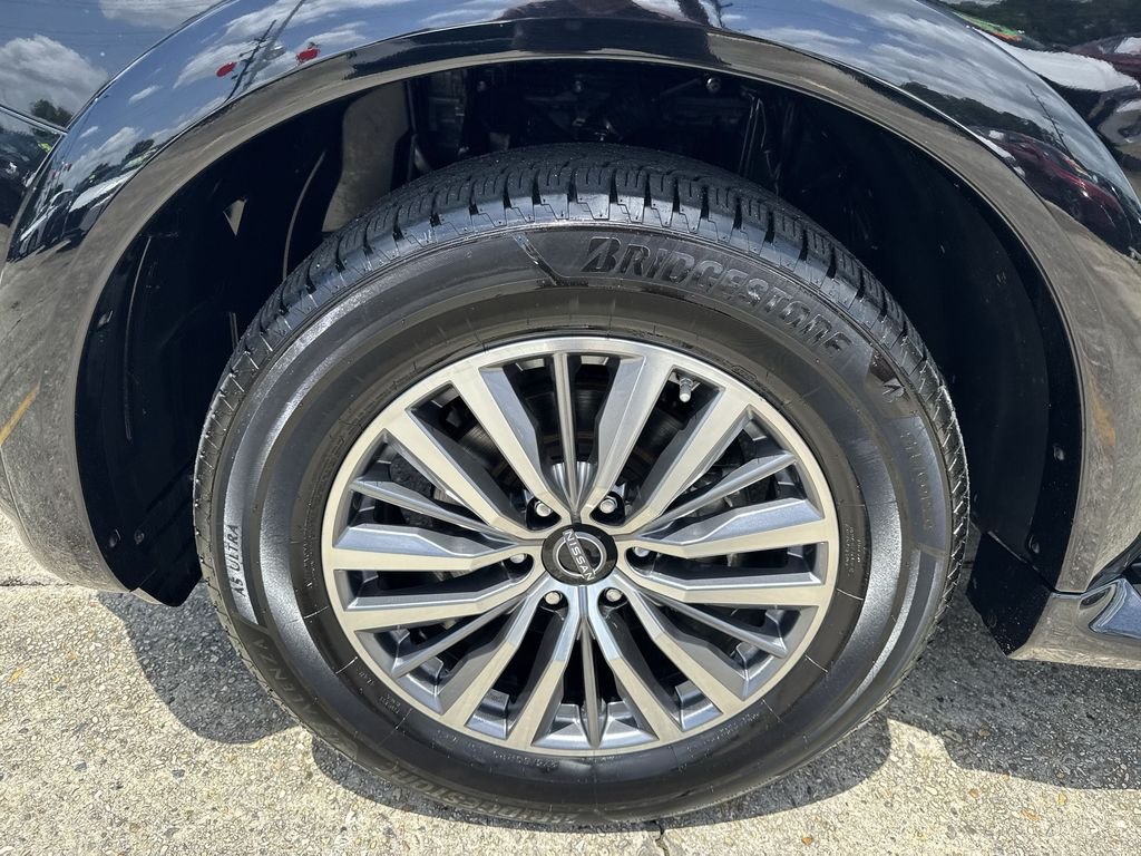 Used 2022 Black Nissan SL image 19