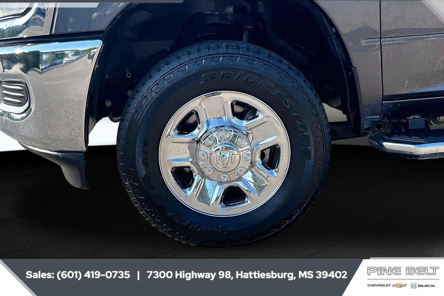 Used 2023 Granite Crystal Metallic Clearcoat Ram Tradesman image 8