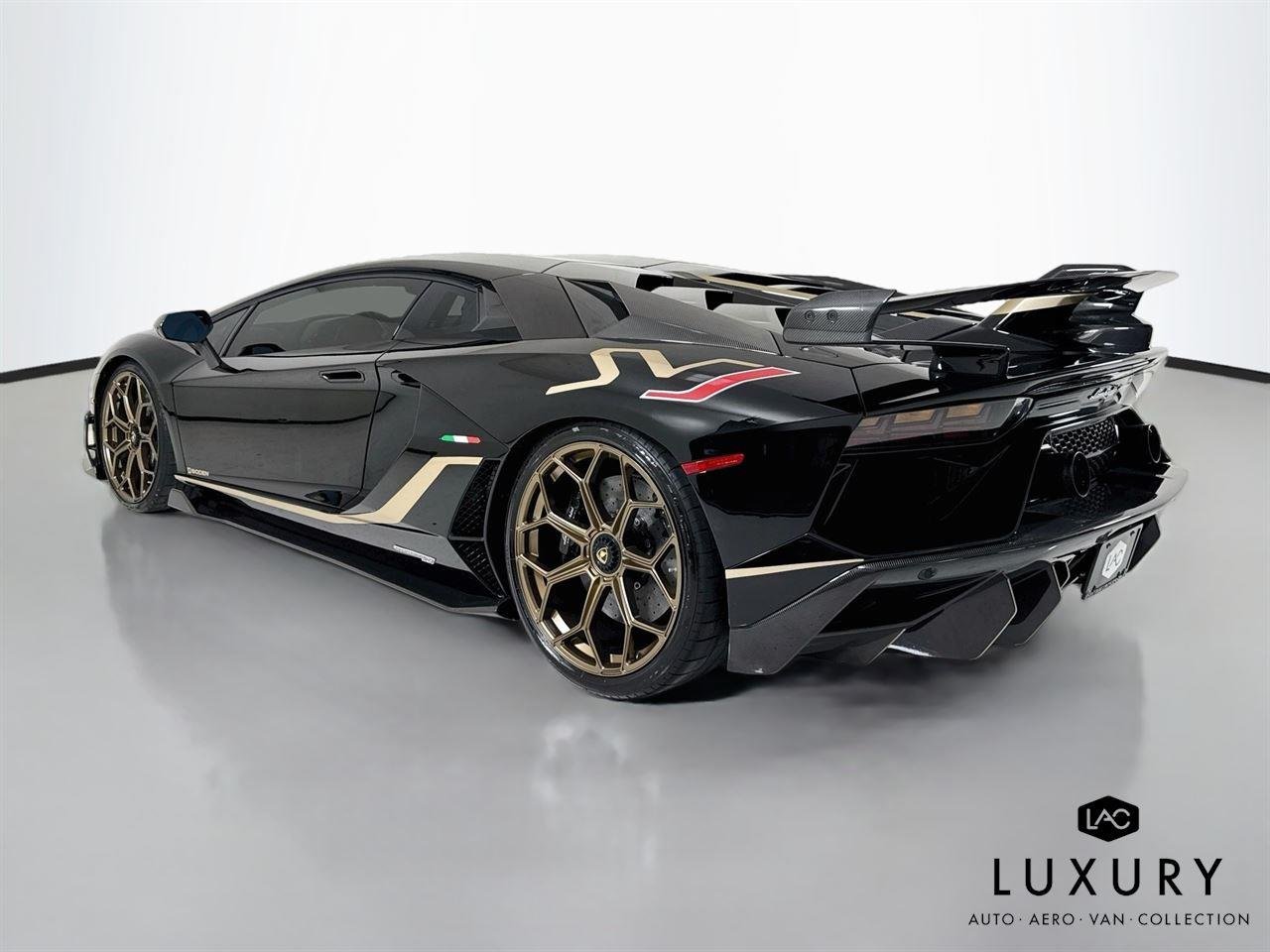 Used 2020 Nero Aldebaran Lamborghini SVJ | Boden Exhaust | Ext Carbon Pkg image 8