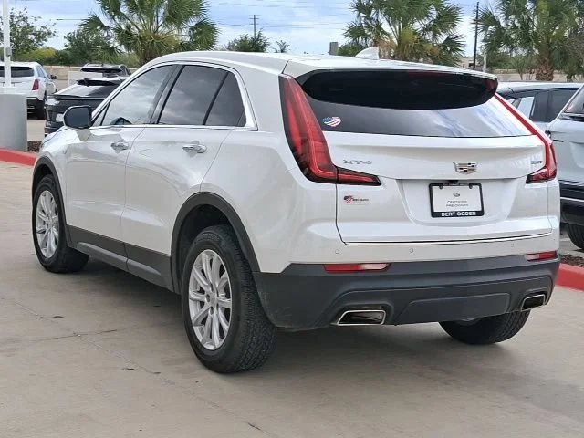 Used 2021 Crystal White Tricoat Cadillac Luxury image 4