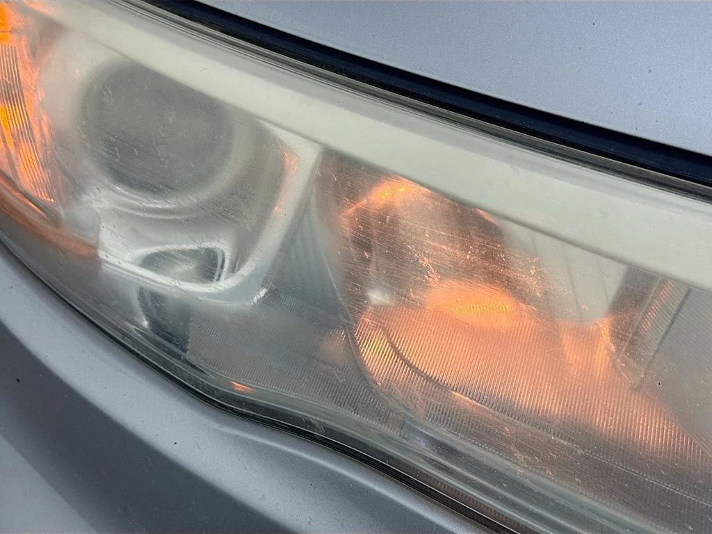 Used 2015 Silver Toyota LE image 36