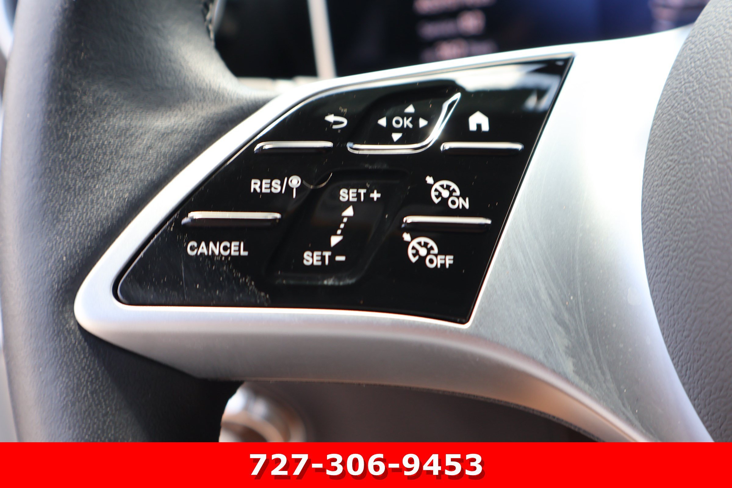 Certified Used 2025 Polar White Mercedes-Benz GLC 300 image 27