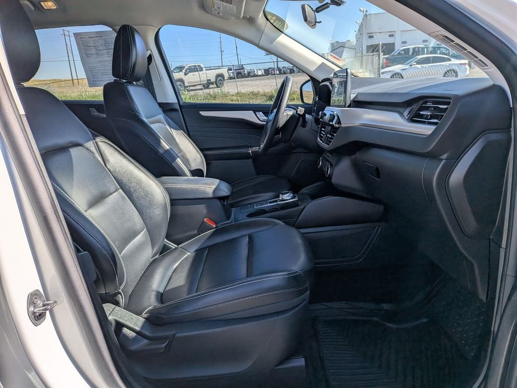 Used 2022 Star White Metallic Tri-Coat Ford SEL image 21