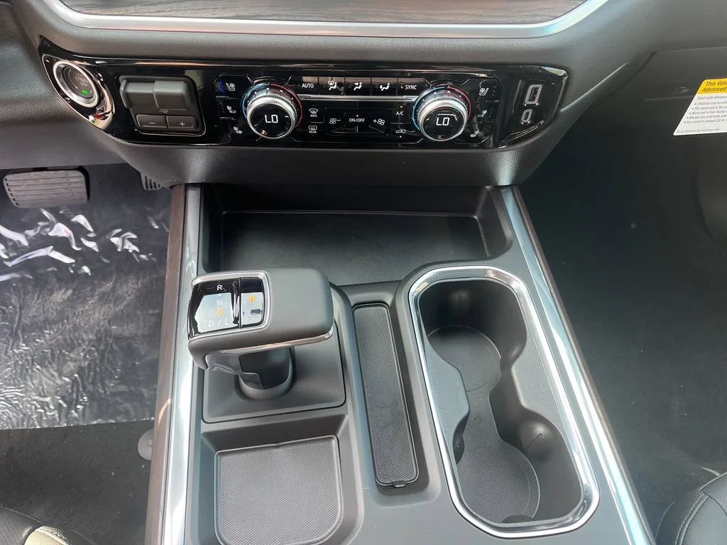 2026 GMC Sierra 1500 SLT - Photo 11