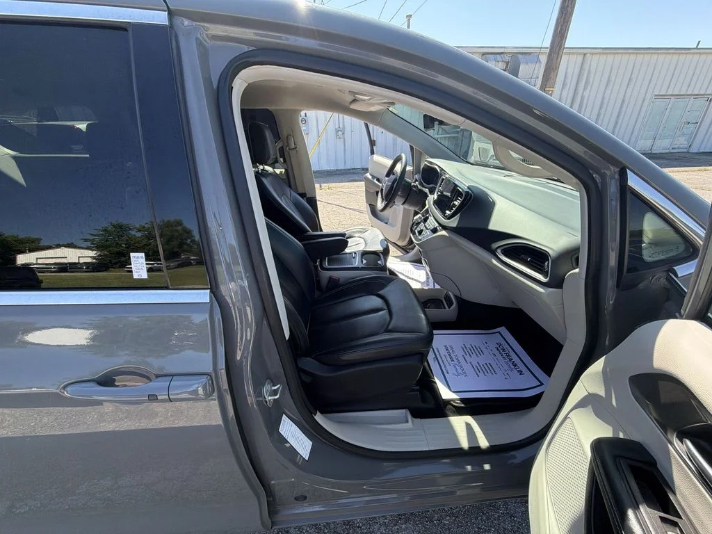 Used 2023 White Chrysler Touring L image 24