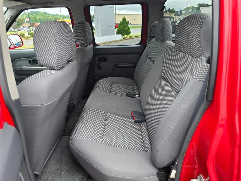 Used 2002 Red Nissan  image 11