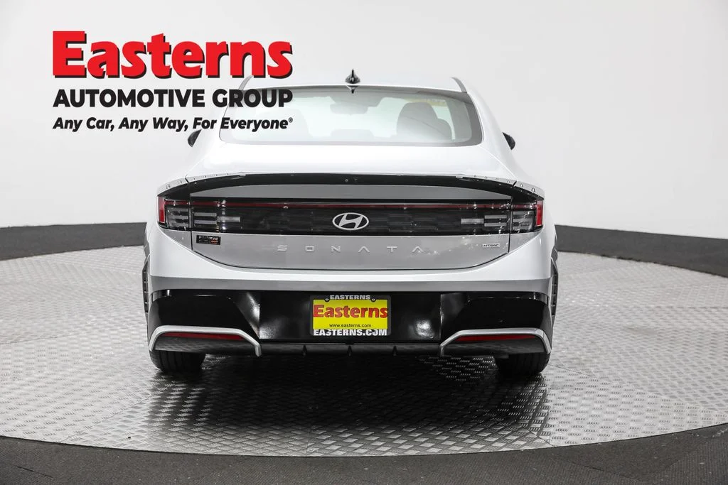 Used 2024 Silver Hyundai SEL image 6