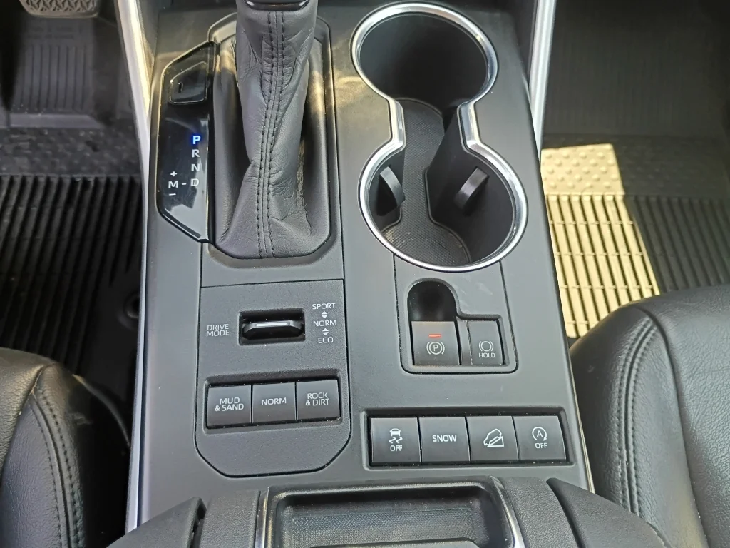Used 2020 Blueprint Toyota LE image 37