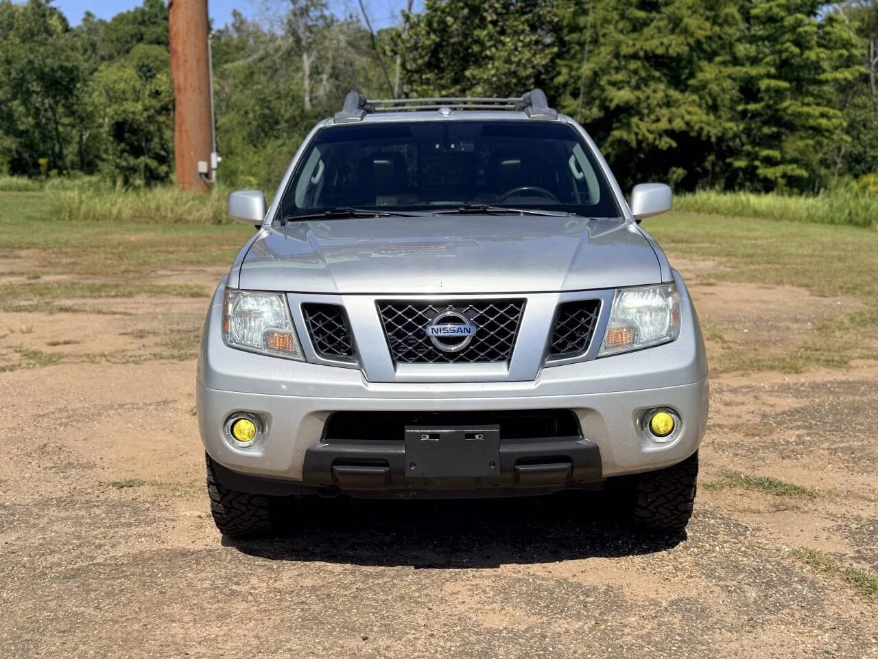 Used 2016 Silver Nissan PRO 4X 4x4 4dr Crew Cab 5 ft. SB Pickup 5A image 8