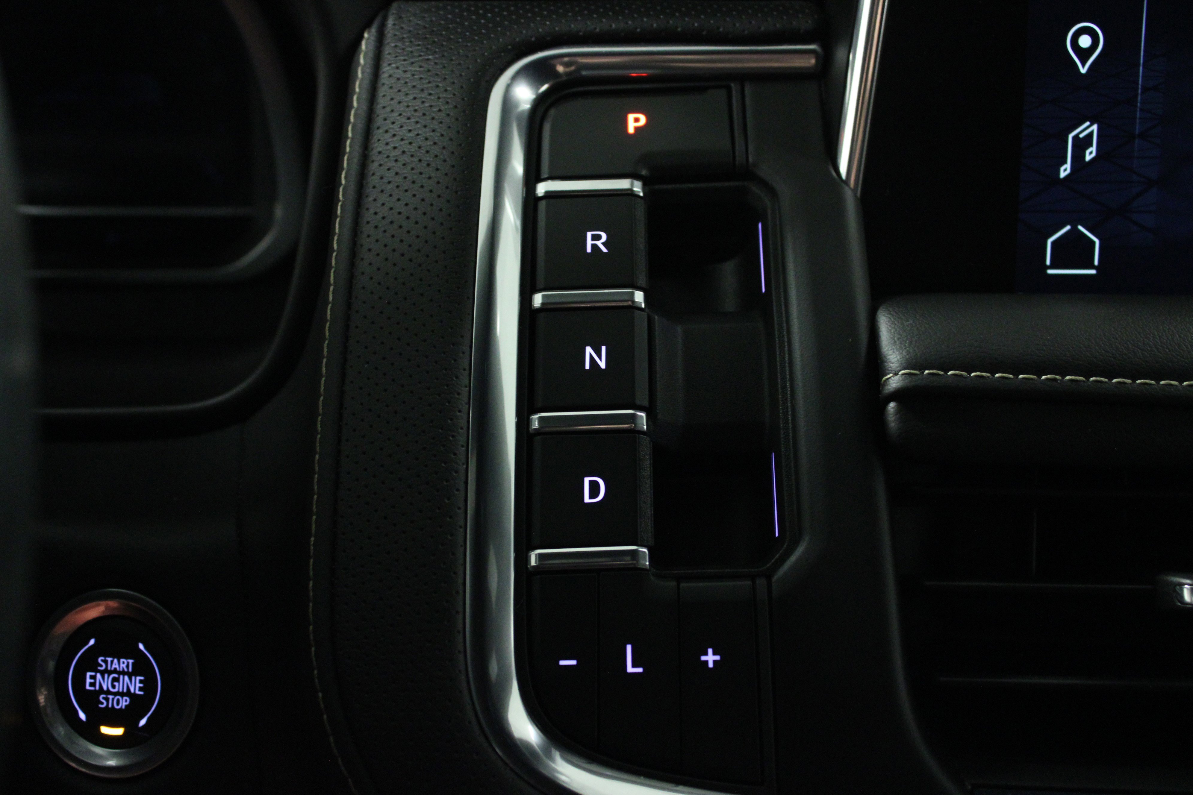 Used 2024 Onyx Black GMC SLT image 24