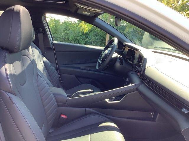 New 2026 White Hyundai SEL Sport image 25