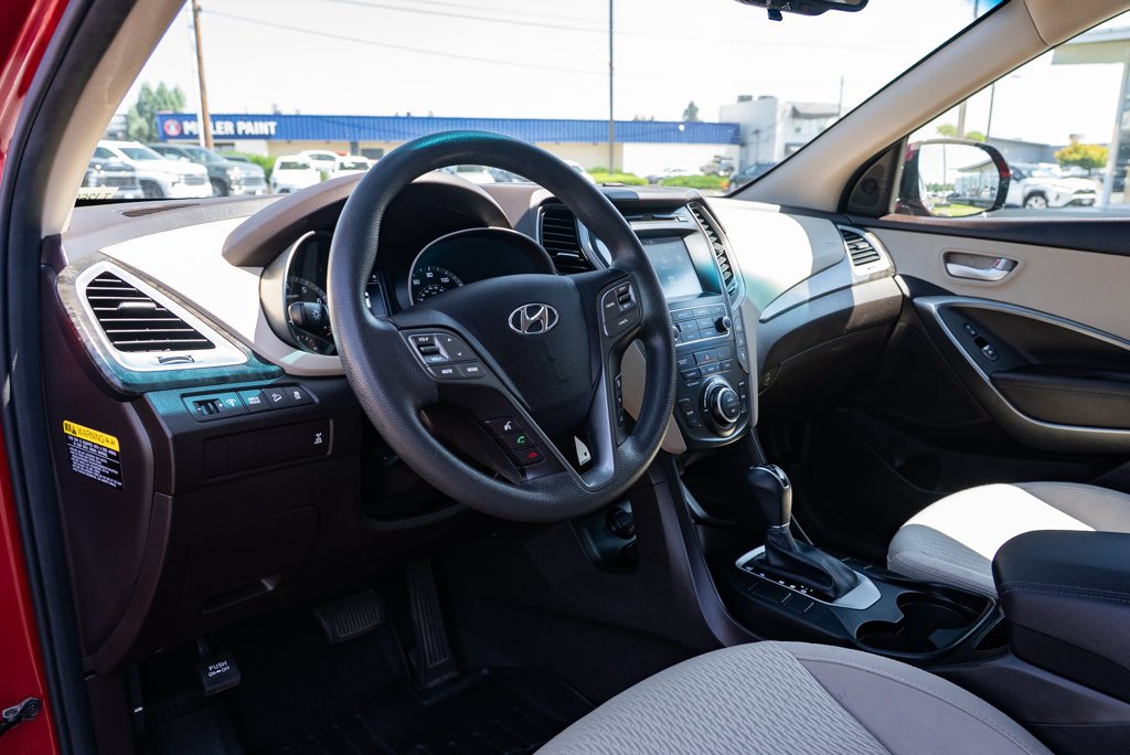 Used 2018 Regal Red Pearl Hyundai SE image 22