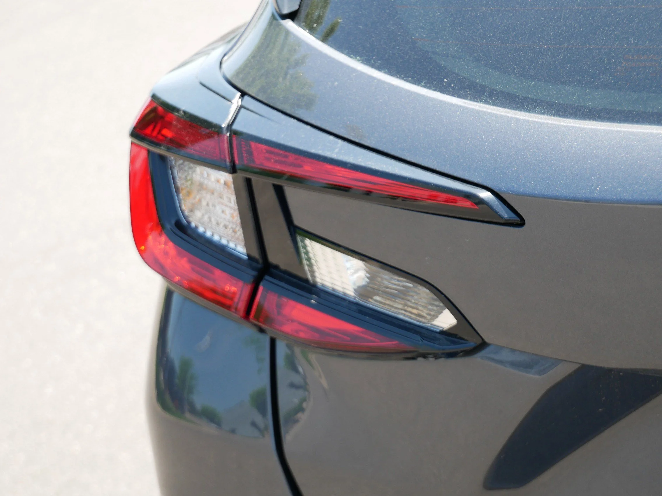 Used 2024 Magnetite Gray Metallic Subaru Limited image 17