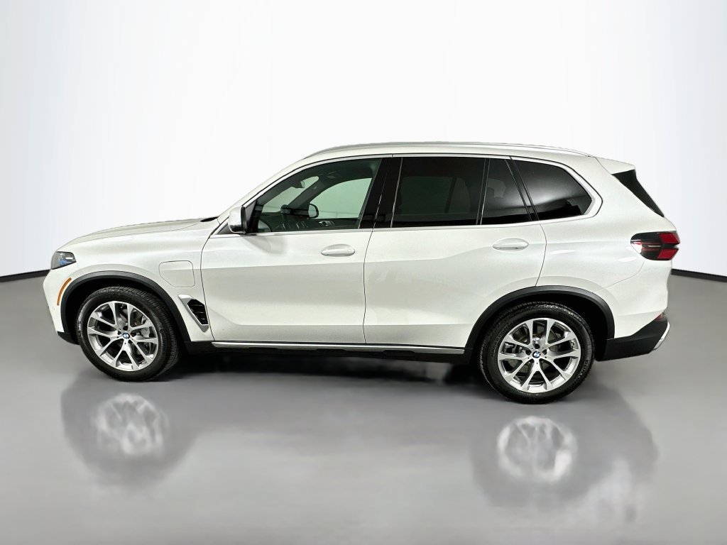 Used 2026 White Metallic BMW xDrive50e image 8