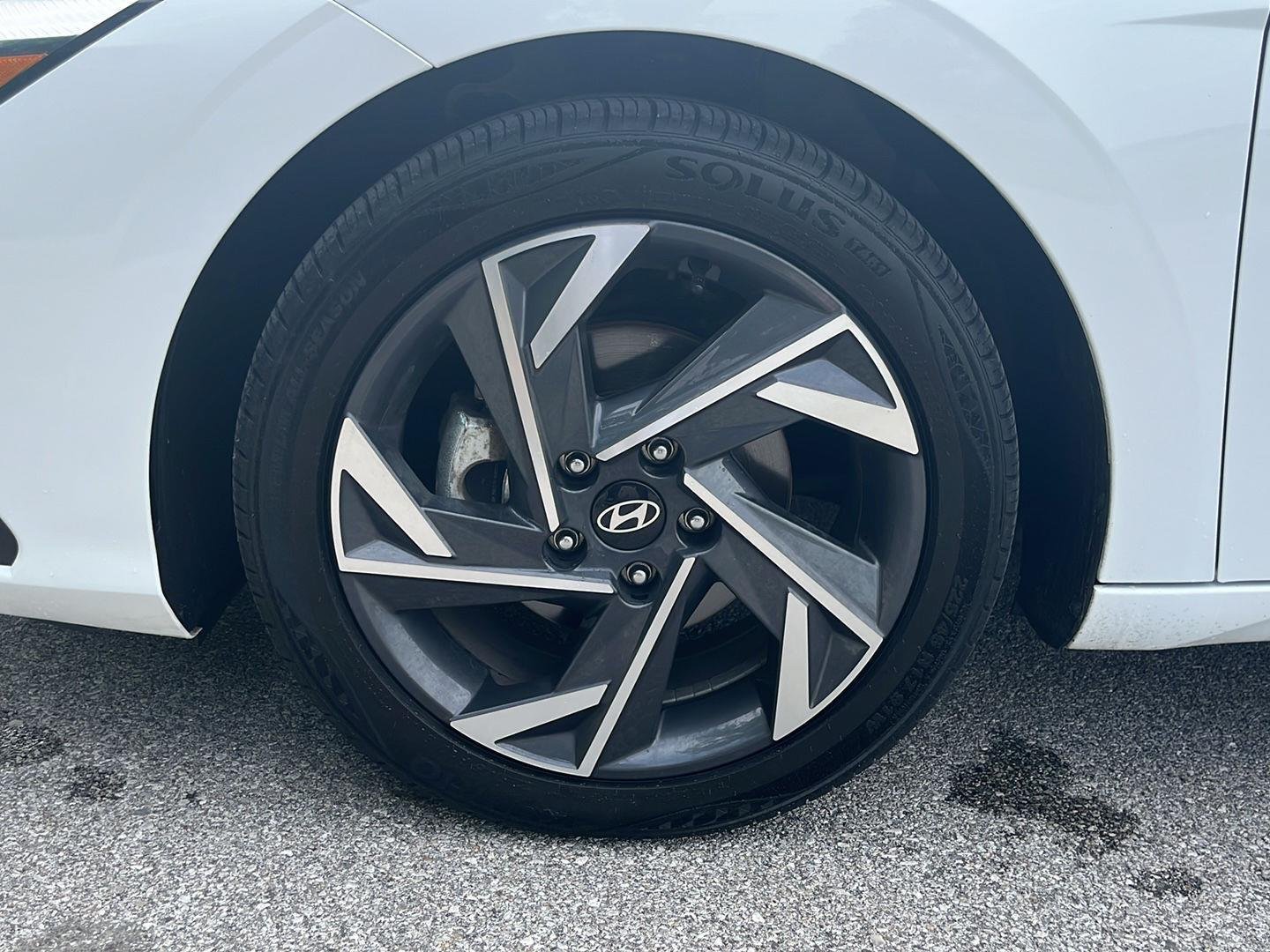 Used 2025  Hyundai SEL Convenience image 10