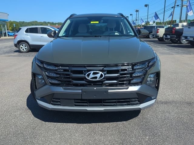 Used 2025  Hyundai SEL image 8