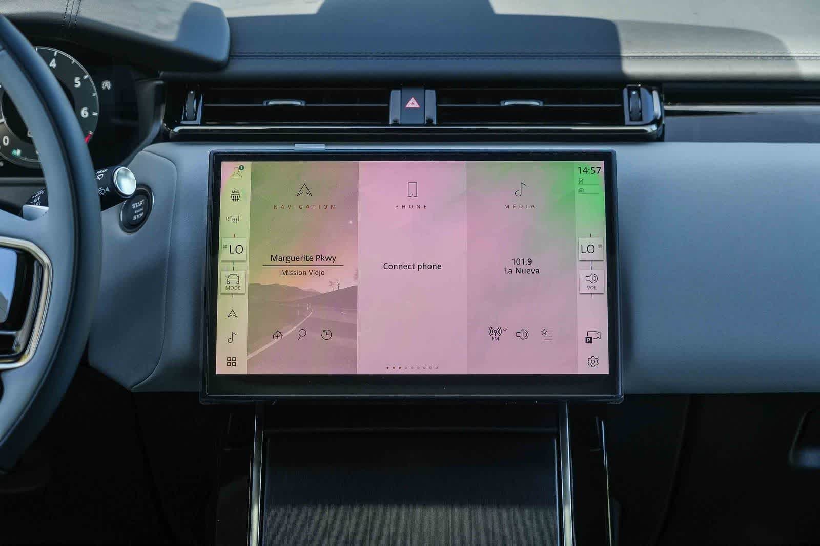 New 2026 Ostuni Pearl White Land Rover Dynamic SE image 13