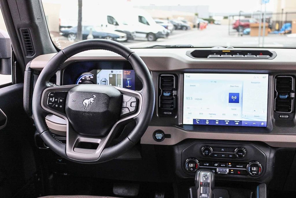 Used 2024 Gray Ford Wildtrak image 14