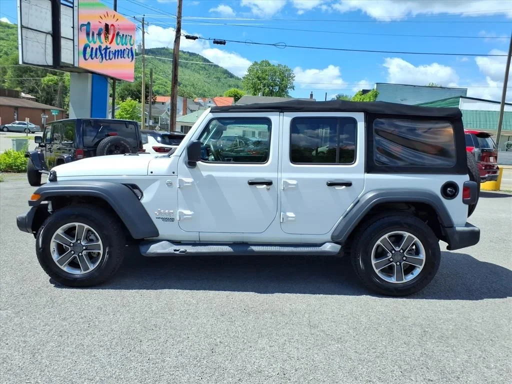 Used 2018 White Jeep Unlimited Sport S image 2