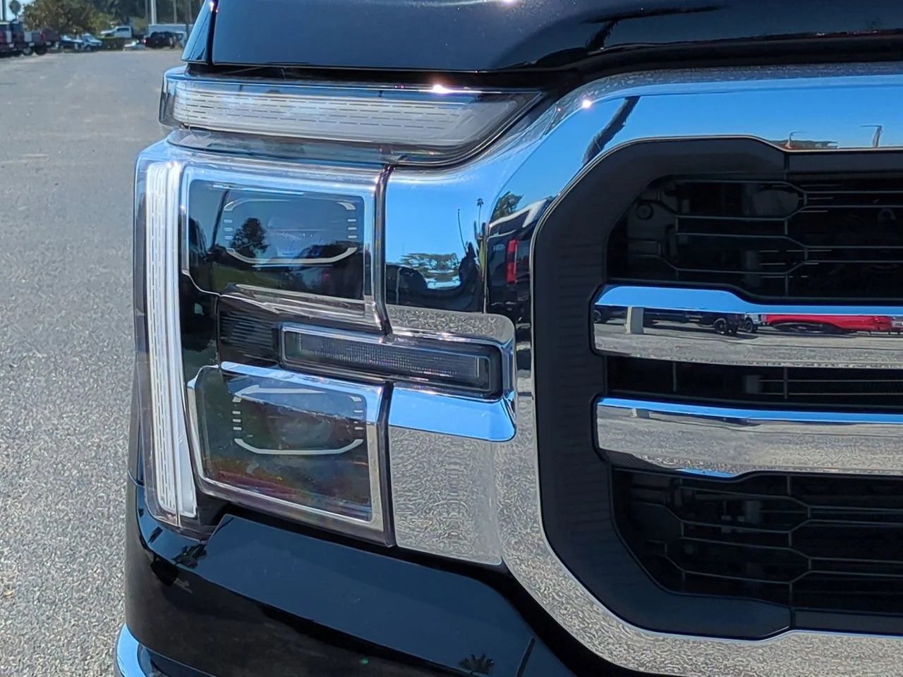 2025 Ford F-150 Lariat - Photo 8