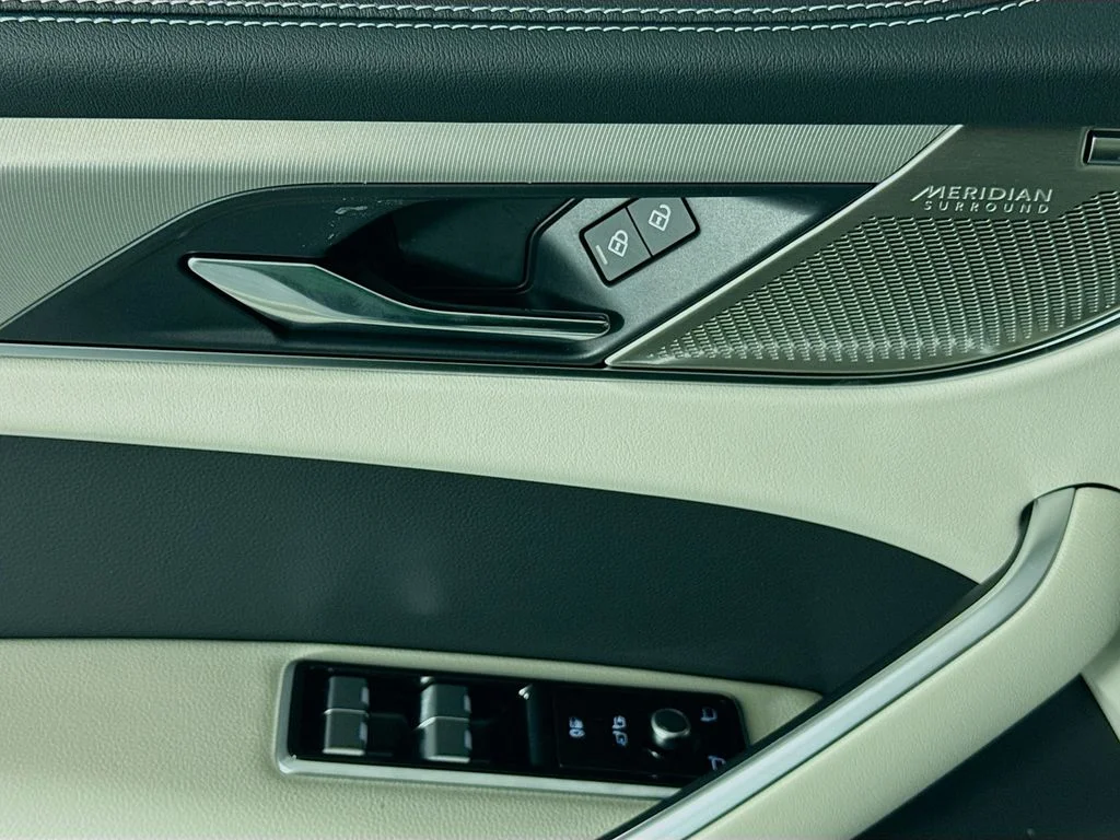 2026 Jaguar F-Pace R-Dynamic S - Photo 17