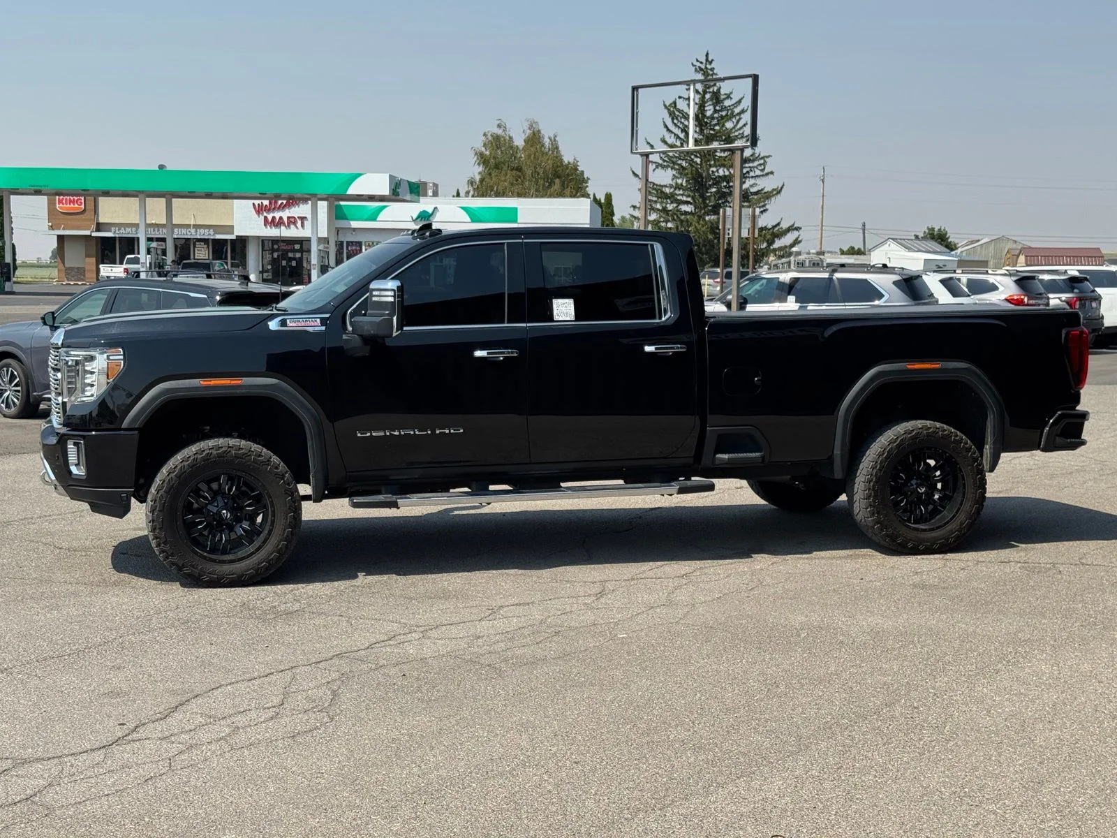 Used 2021  GMC Denali image 5