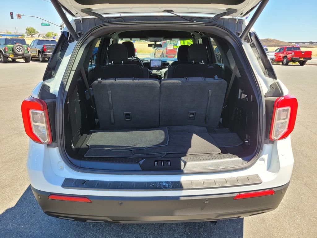 Certified Used 2020 Oxford White Ford XLT image 11