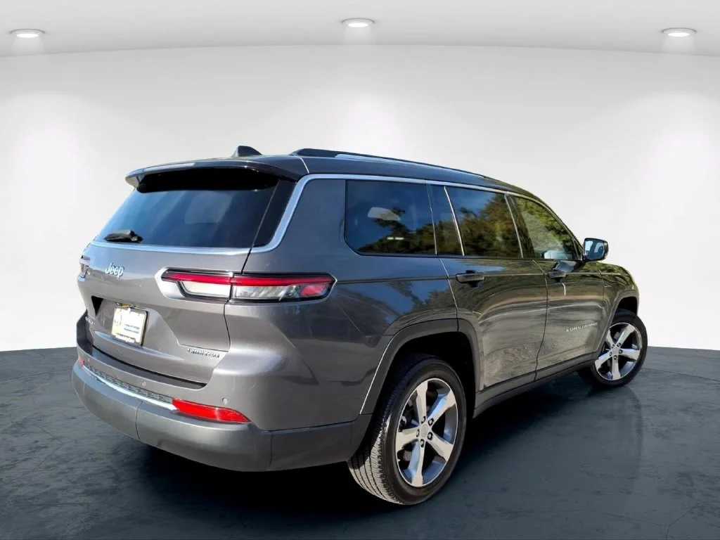 Used 2021 Gray Jeep Limited image 8