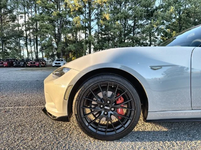 Used 2016 White Mazda Club image 10
