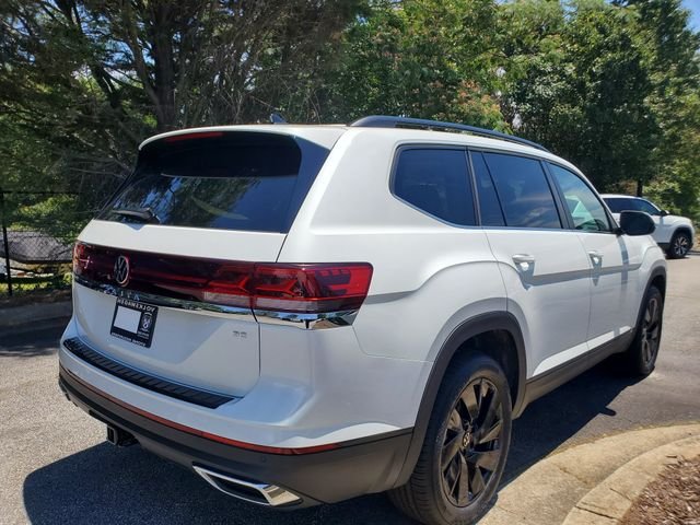 New 2026 White Volkswagen 2.0T SE w/Technology image 4