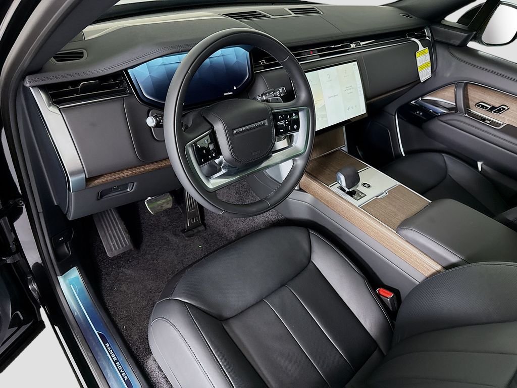 New 2026 Santorini Black Land Rover SE image 9