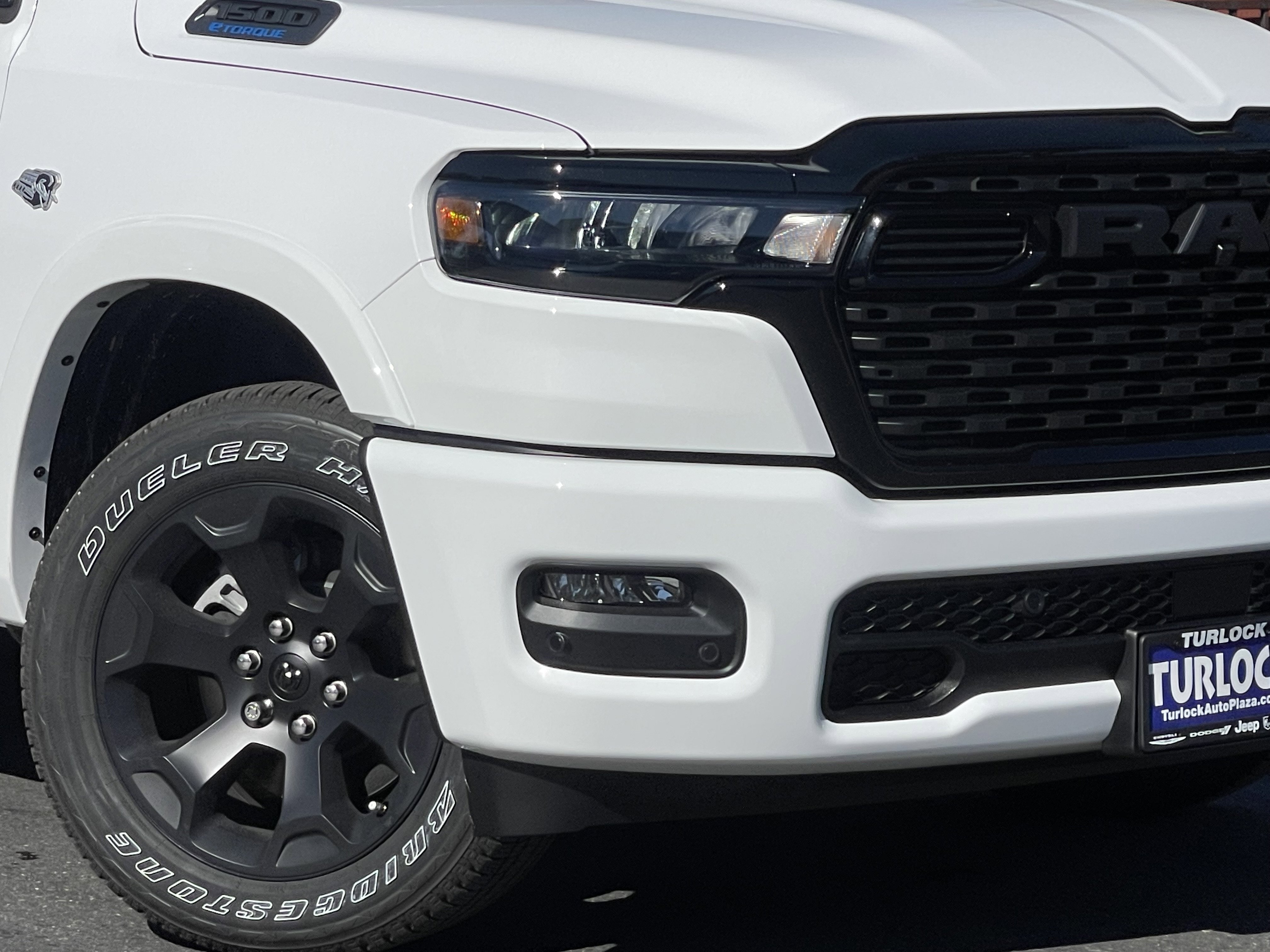 New 2026 Bright White Clear-Coat Exterior Paint RAM Big Horn/Lone Star image 3