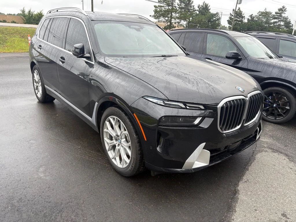 Certified Used 2023 Black Sapphire Metallic BMW xDrive40i image 6