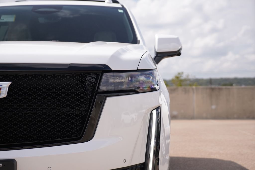 Used 2021 White Cadillac Sport image 5
