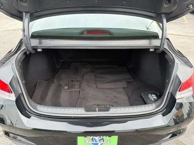 Used 2023 Black Hyundai SEL image 21