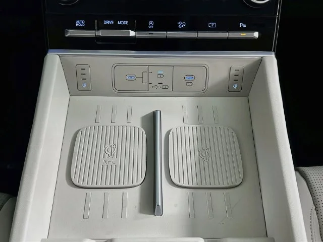 New 2027 Silver Hyundai Calligraphy image 19