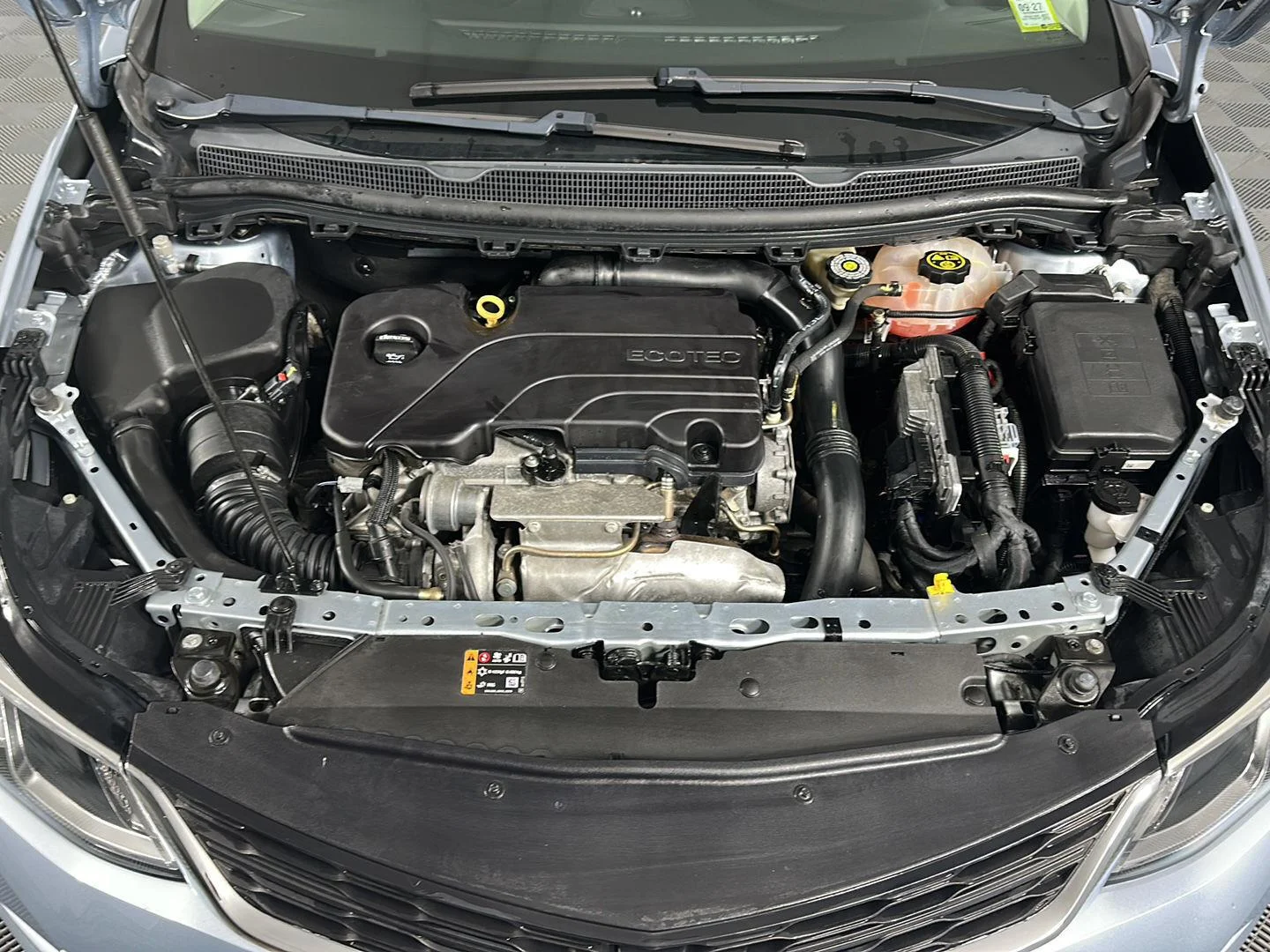 Used 2018 Arctic Blue Metallic Chevrolet LS image 2