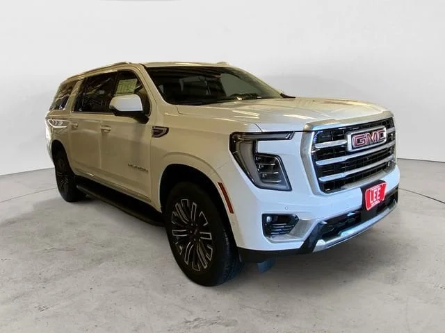 New 2026 Summit White GMC Elevation image 8