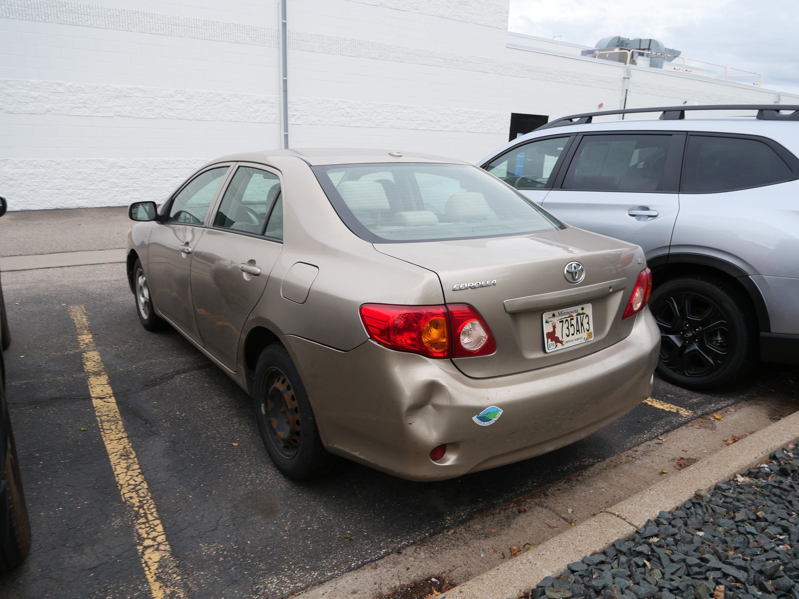Used 2009 Desert Sand Mica Toyota LE image 6