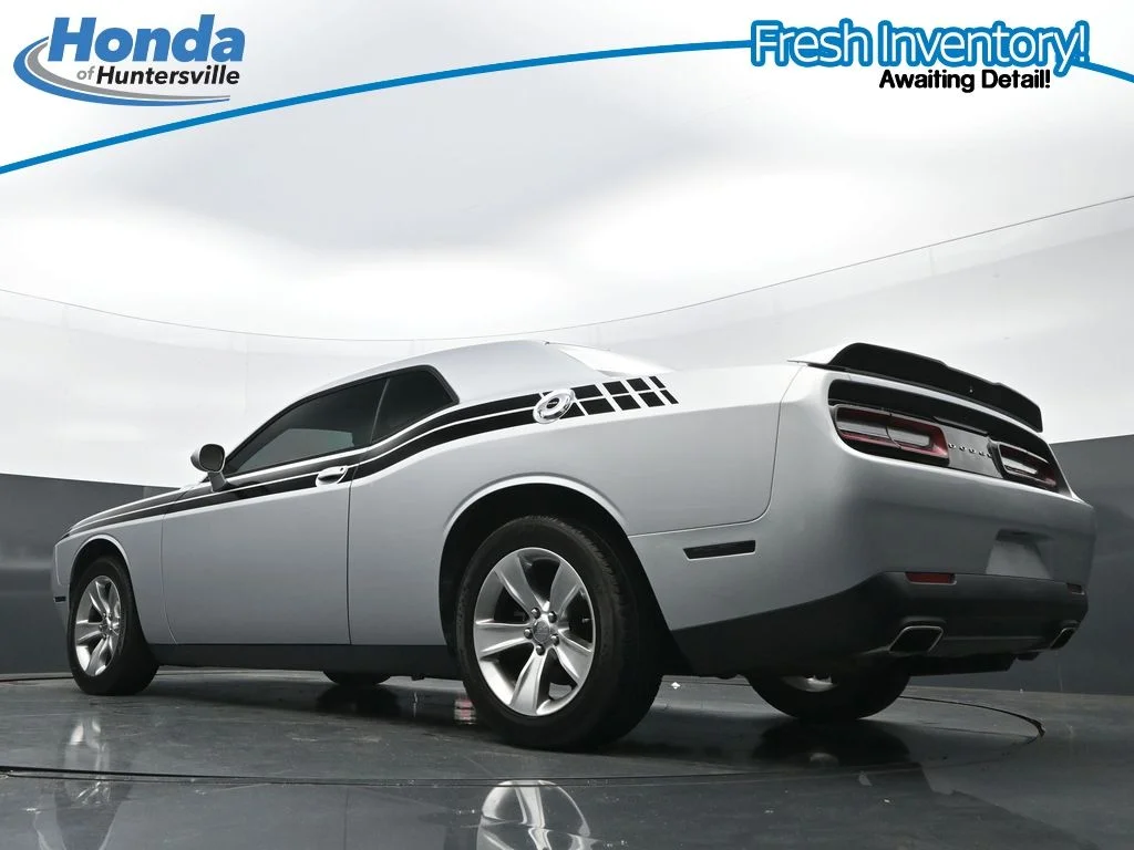 Used 2021 Triple Nickel Clearcoat Dodge SXT image 30