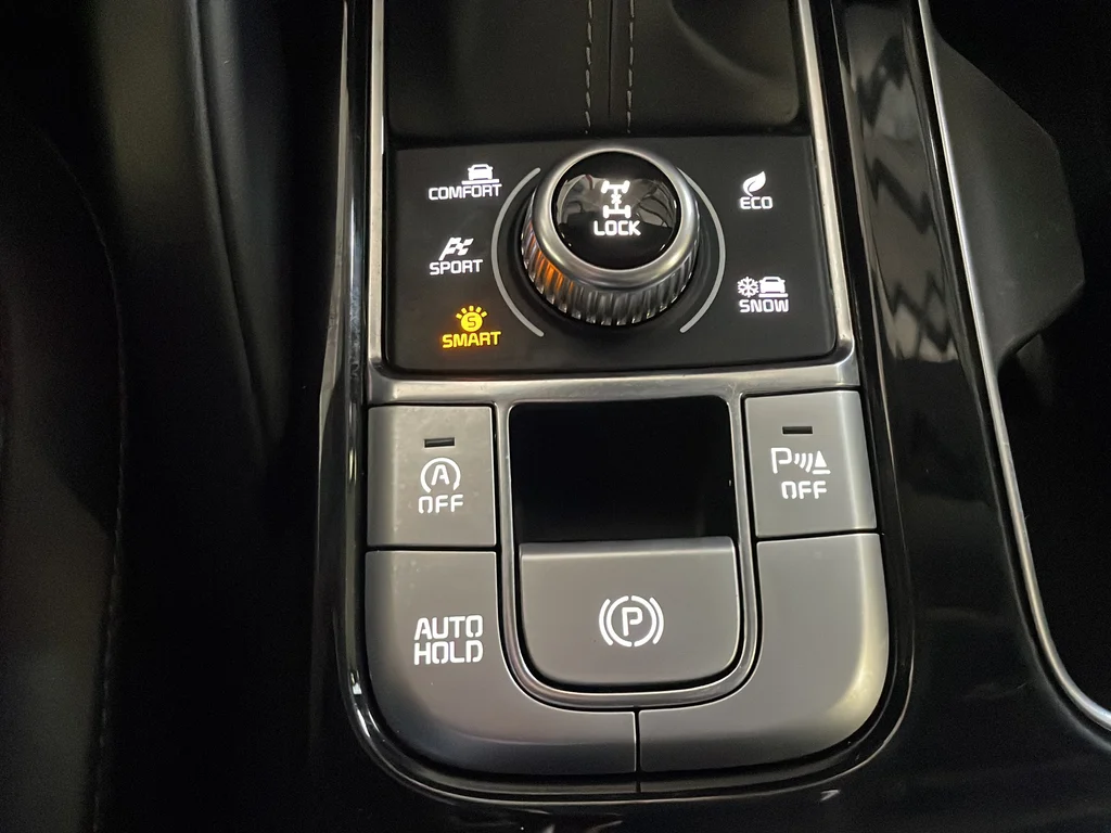 Certified Used 2022 White Kia S image 29