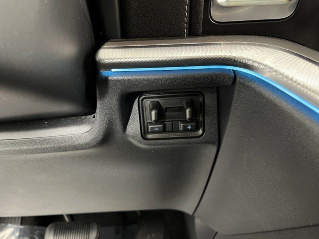 Certified Used 2025 Oxford White Ford Platinum image 21