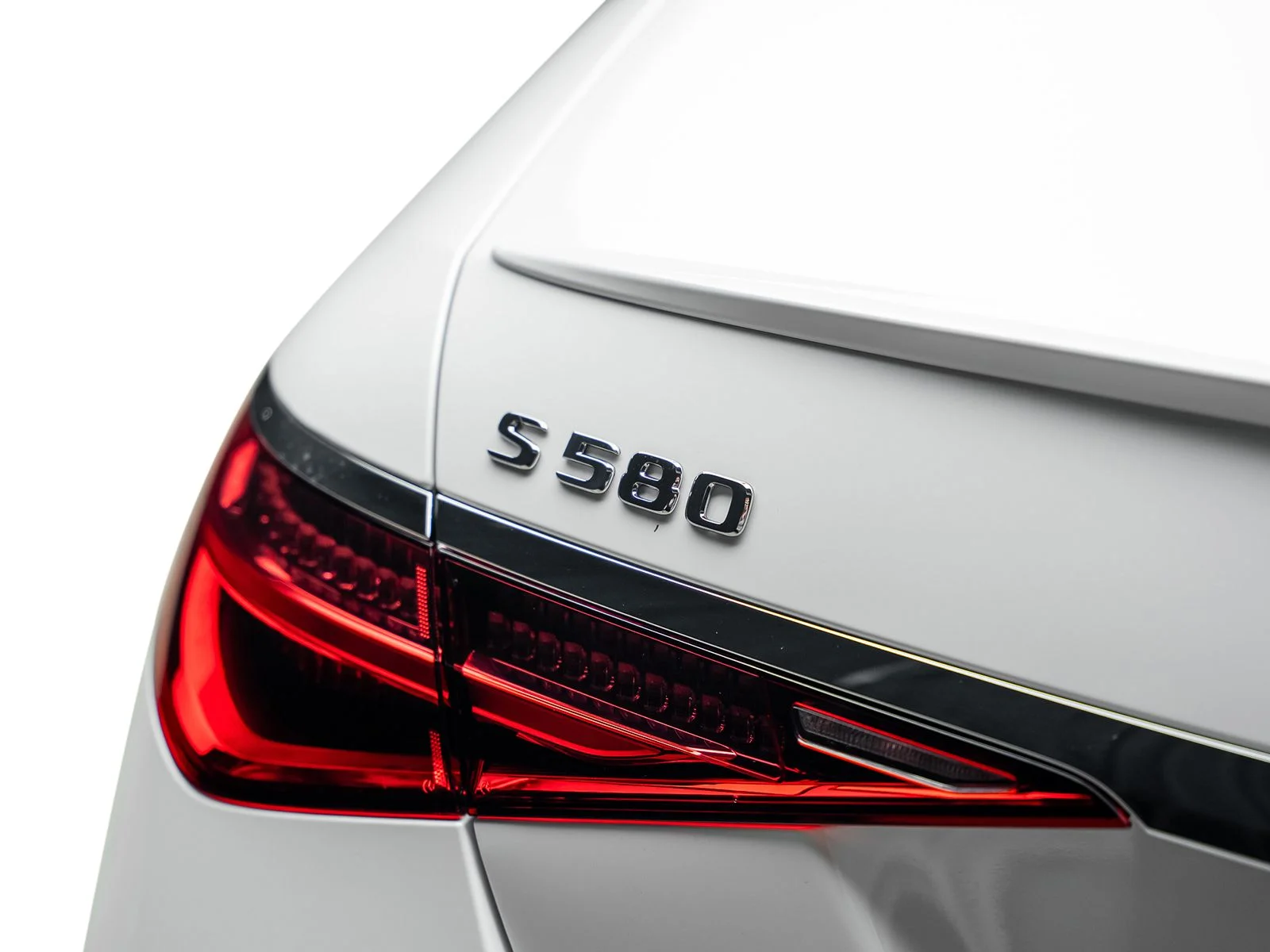 Used 2026 White Mercedes-Benz S 580 image 15