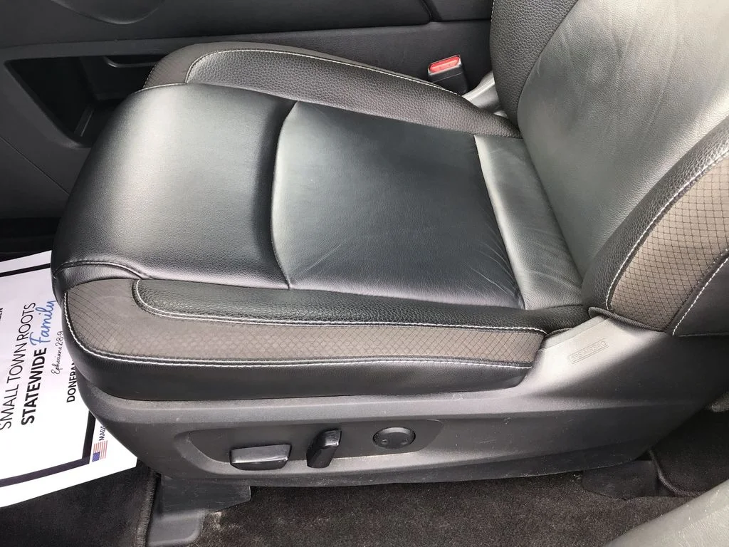Used 2023 Gray Nissan SL image 12