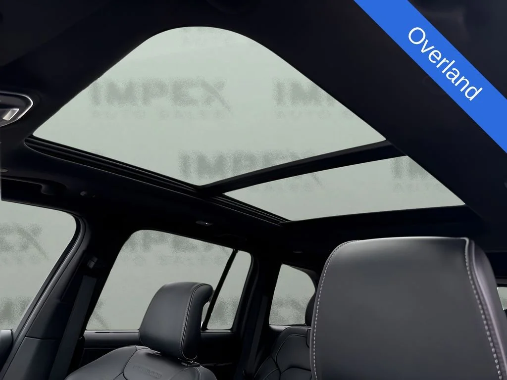 Used 2025  Jeep Overland image 20