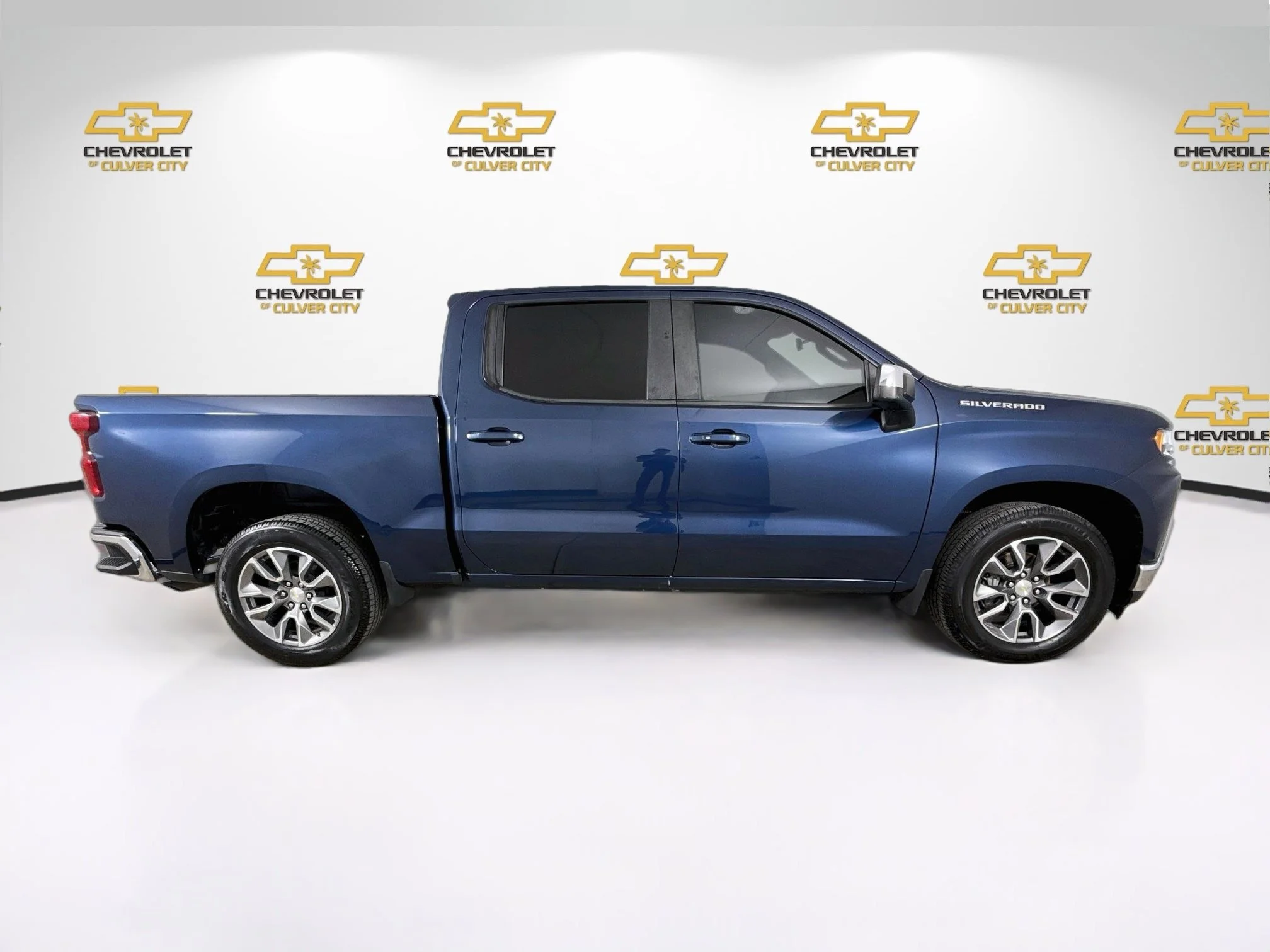 Used 2021 NORTHSKY BLUE METALLIC Chevrolet LT image 9