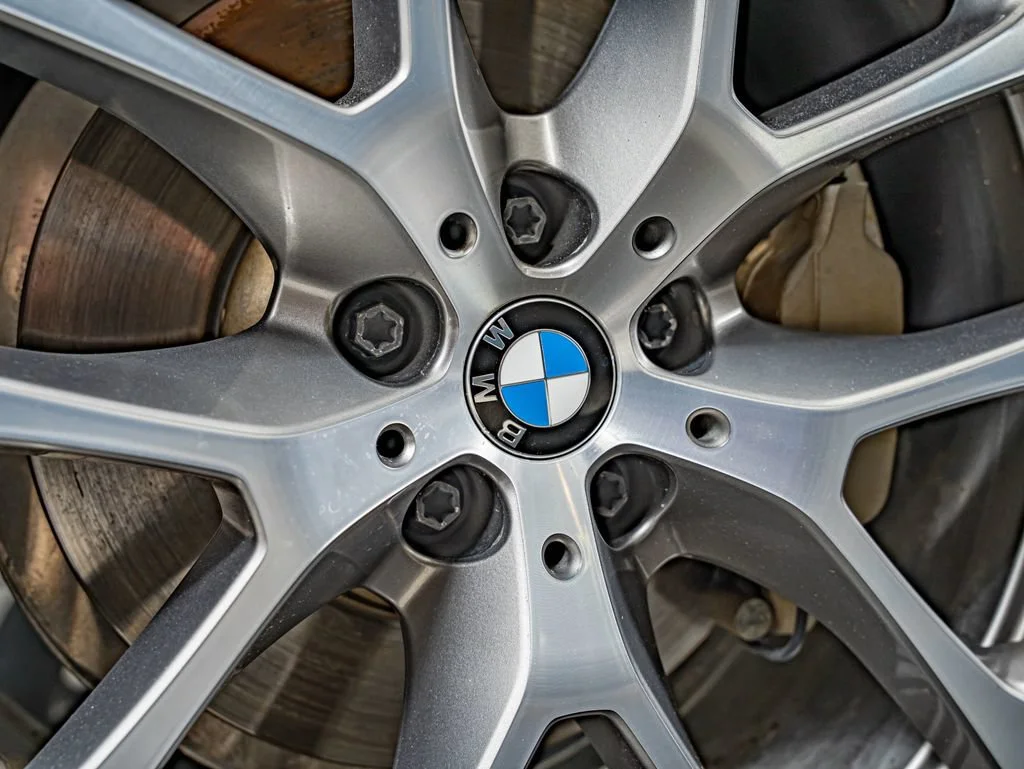 Used 2019 Arctic Gray Metallic BMW xDrive40i image 11