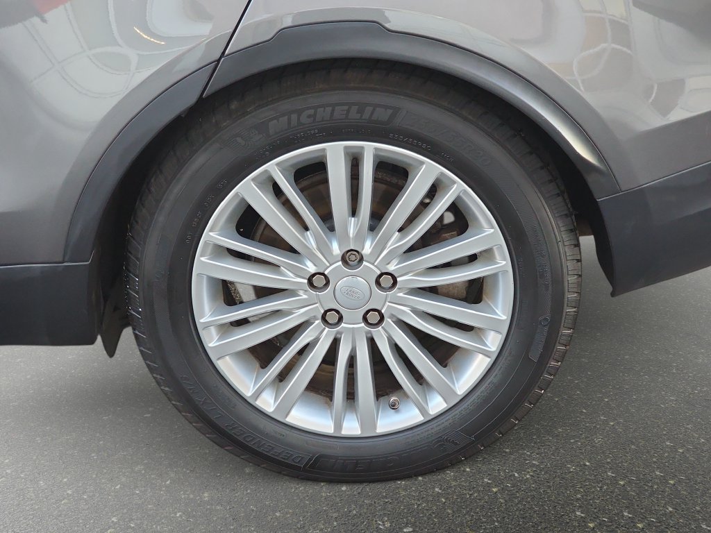 Used 2017 Gray Land Rover HSE image 37